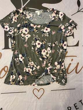 Nine Britton Floral Short Sleeve Twist Front Top